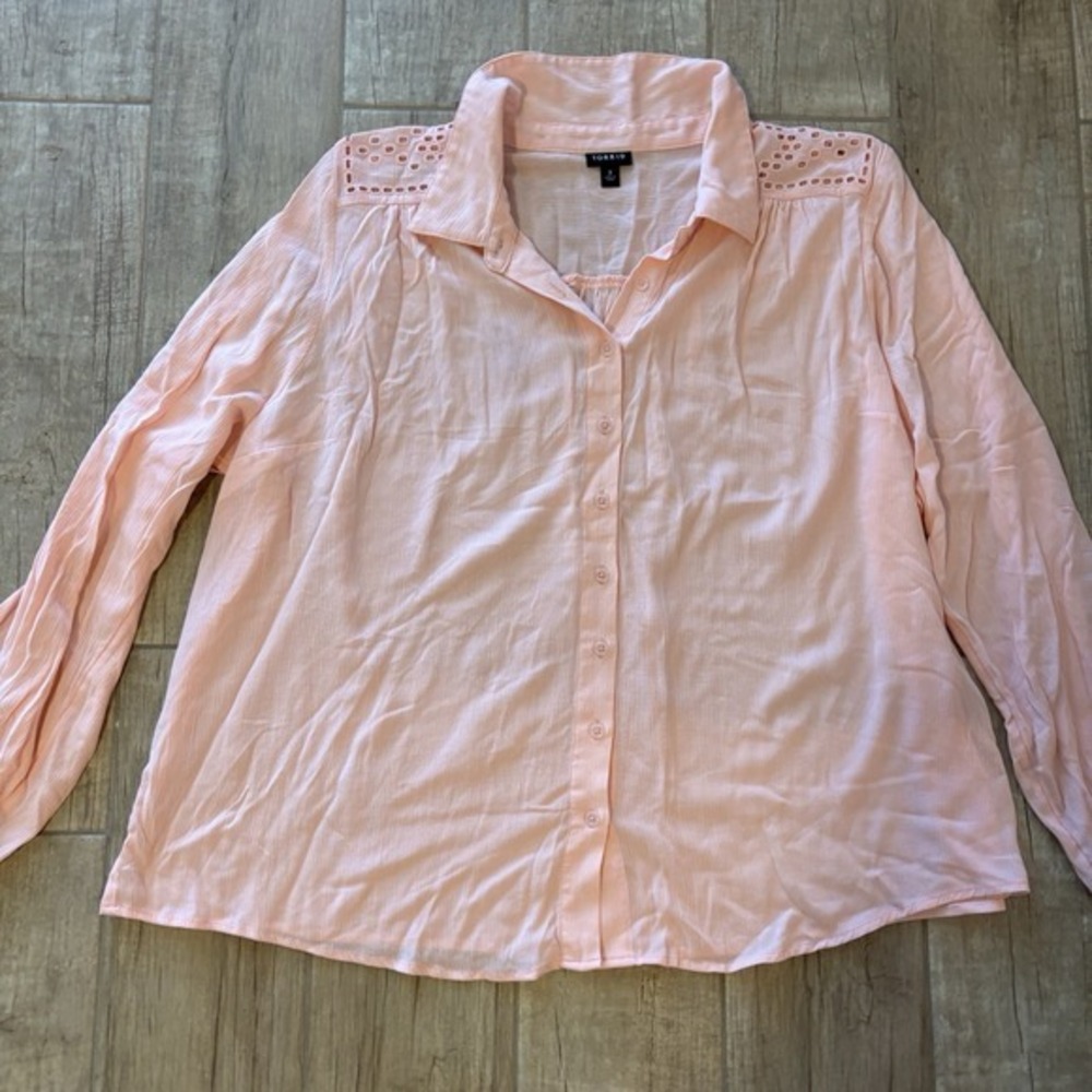 Torrid Top Peachy Pink Crepe Lightweight Button Up Long Sleeve Blouse EUC 3X